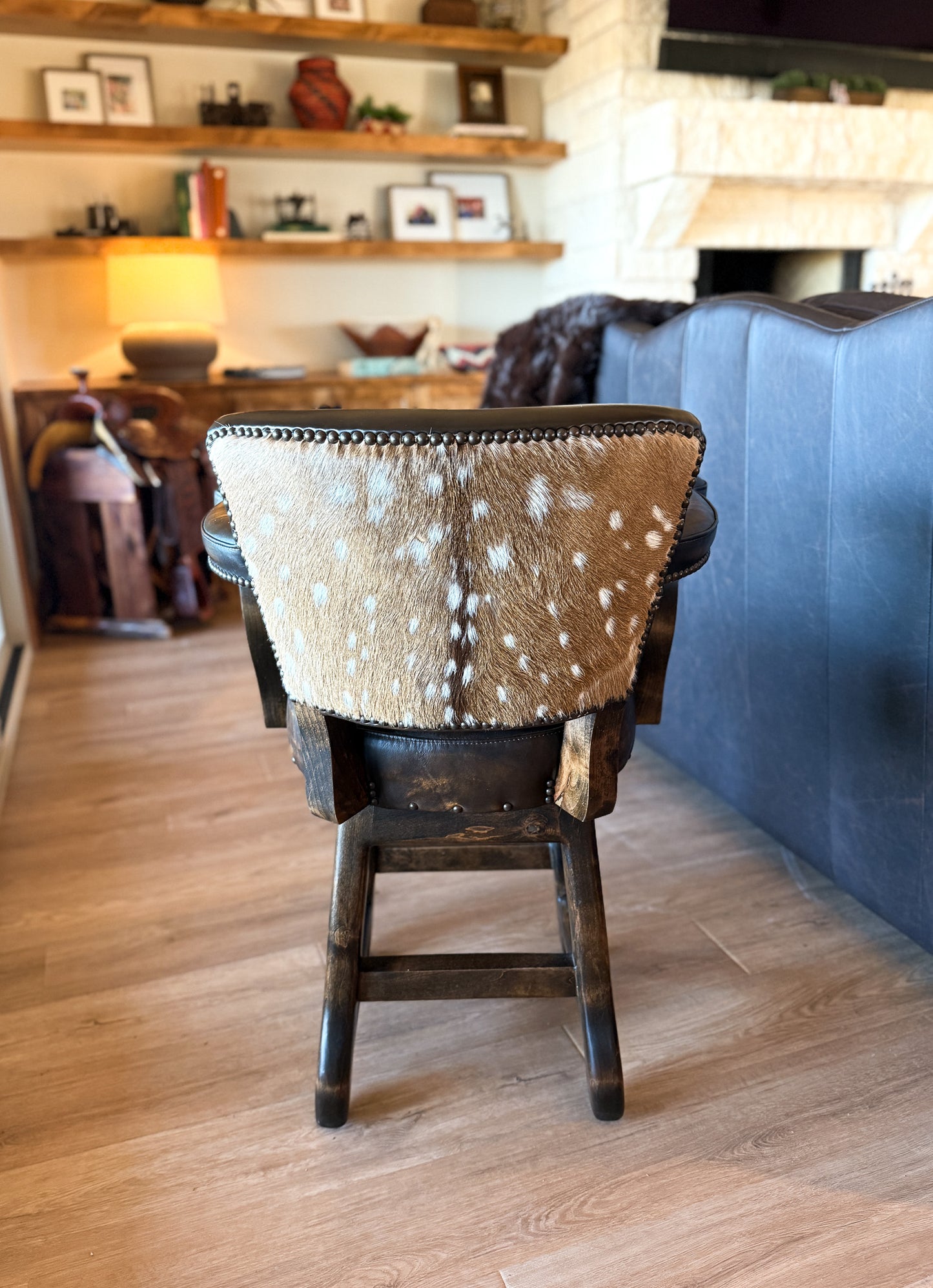 THE OUTFITTER BARSTOOL