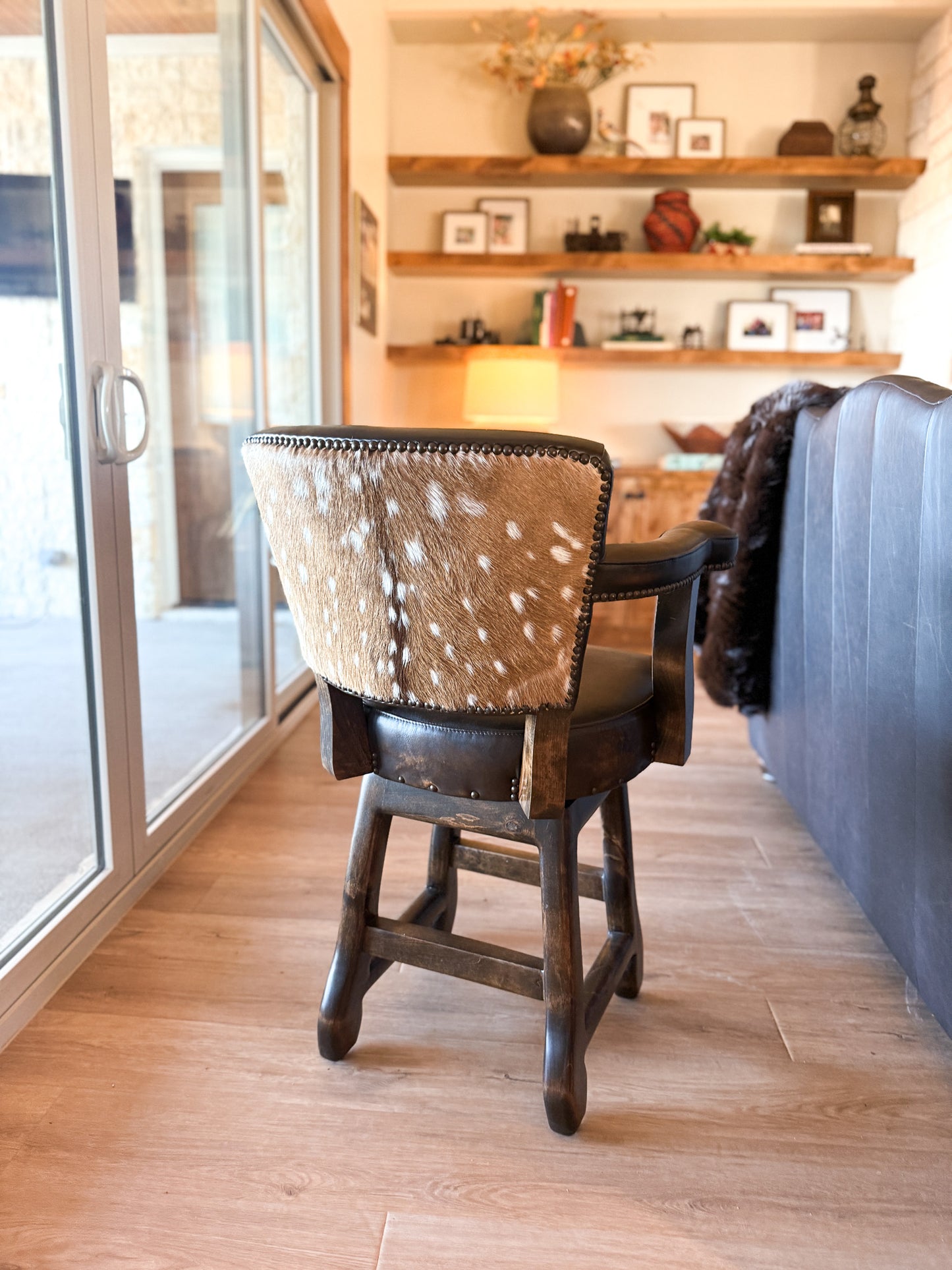 THE OUTFITTER BARSTOOL