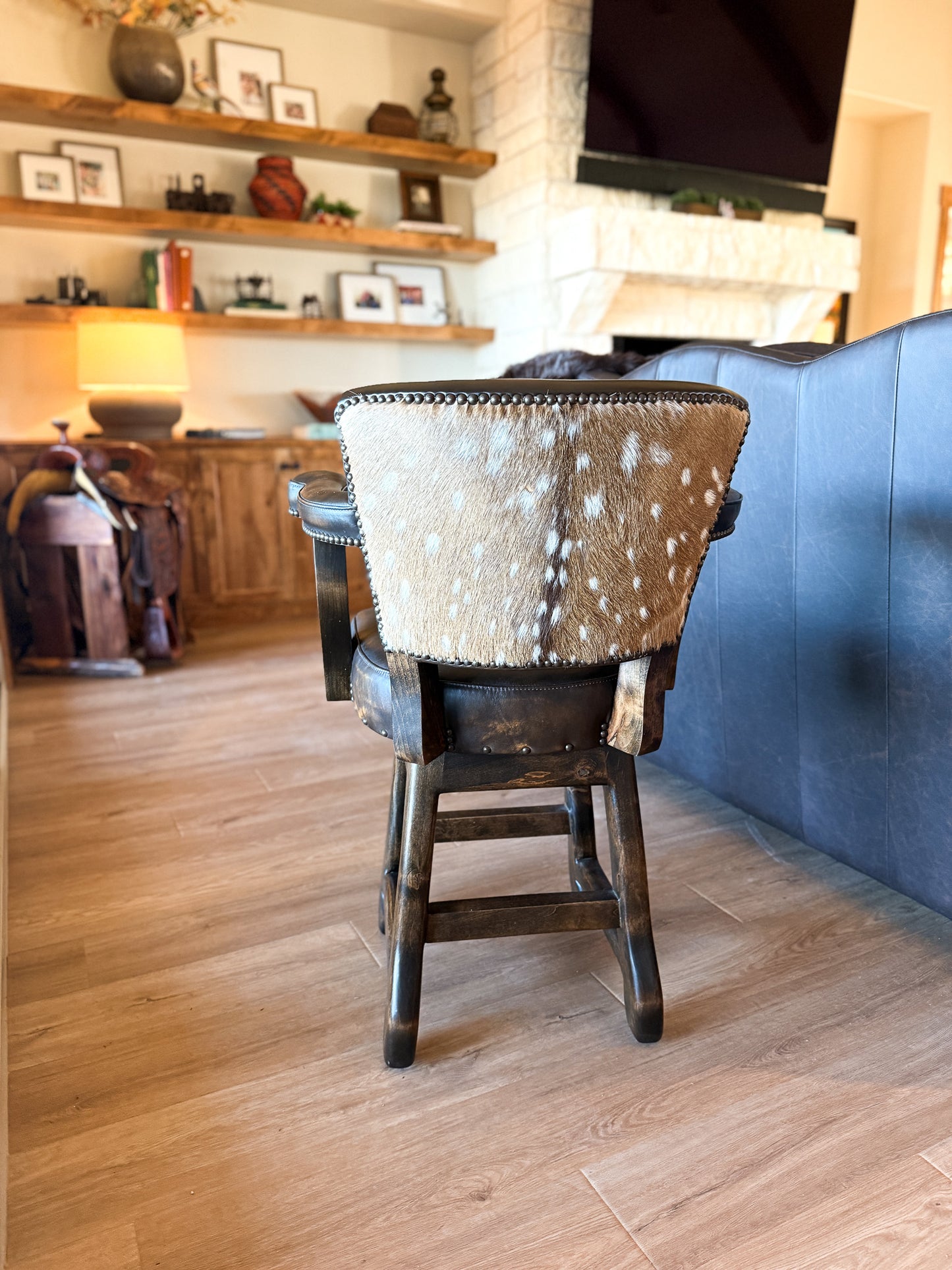 THE OUTFITTER BARSTOOL
