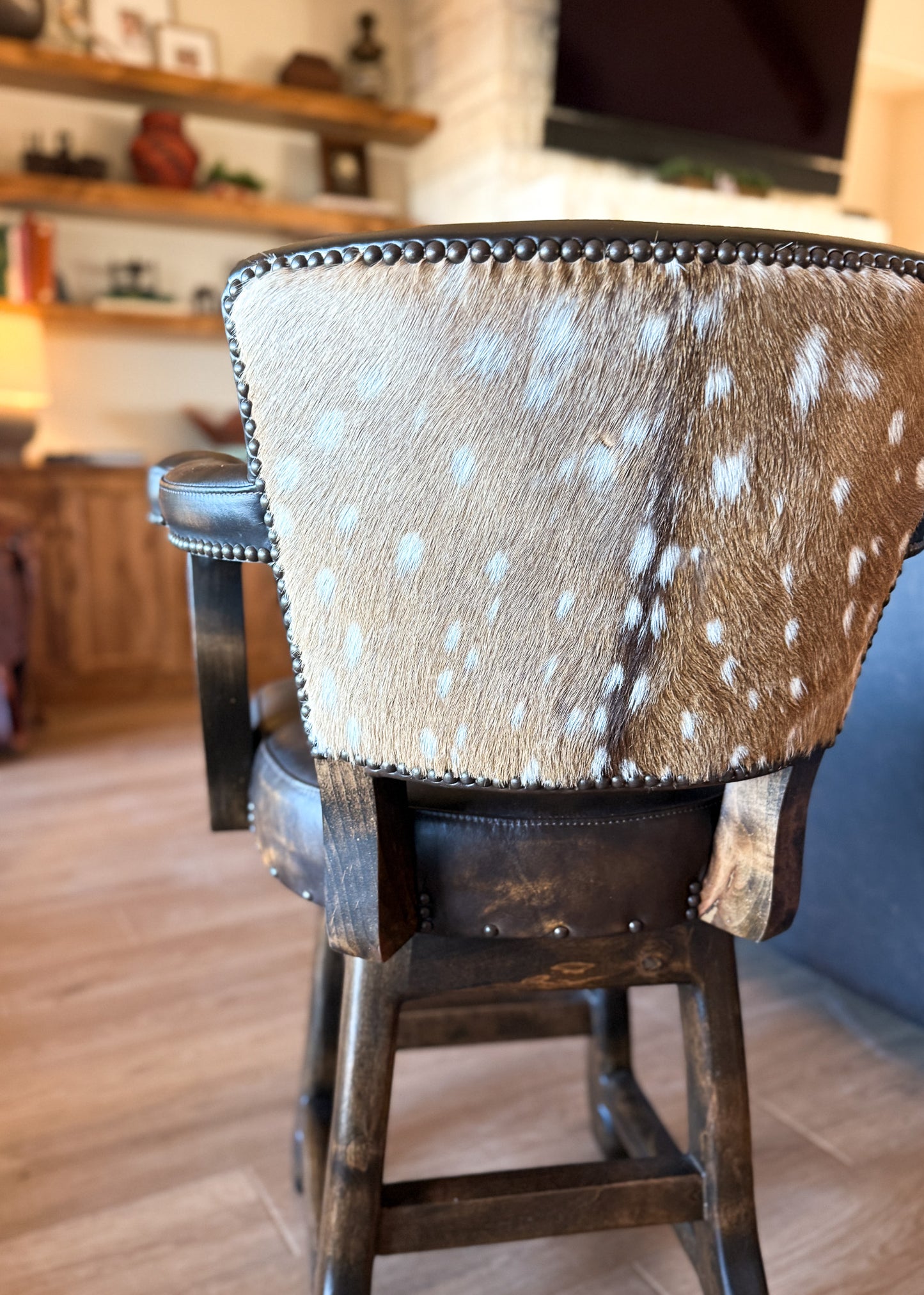 THE OUTFITTER BARSTOOL