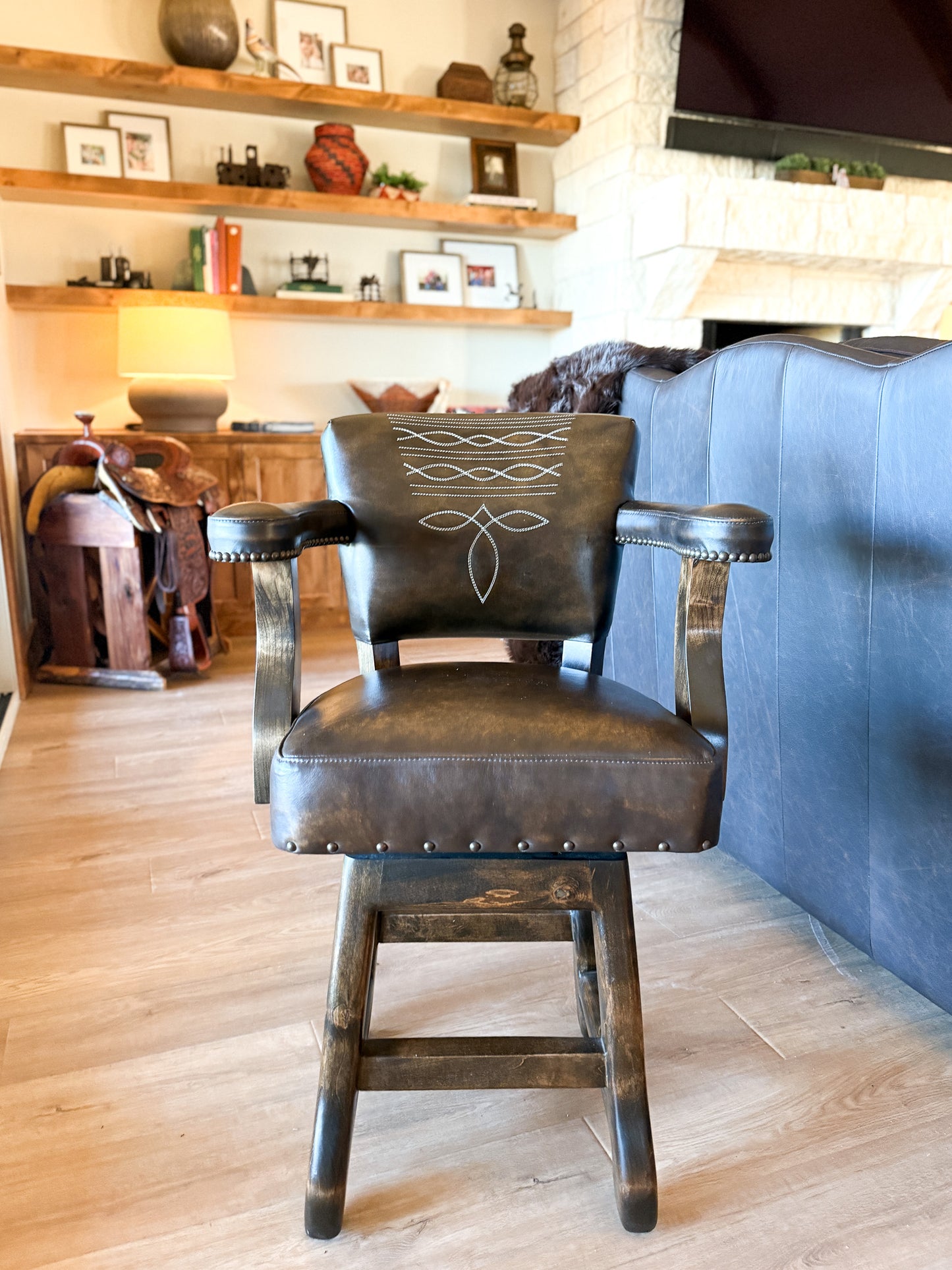 THE OUTFITTER BARSTOOL